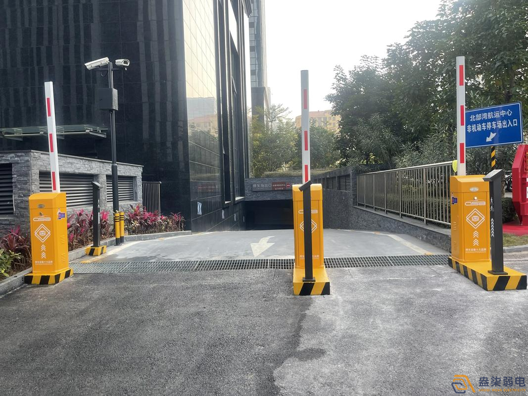 车牌识别安防系统基础采购设备？