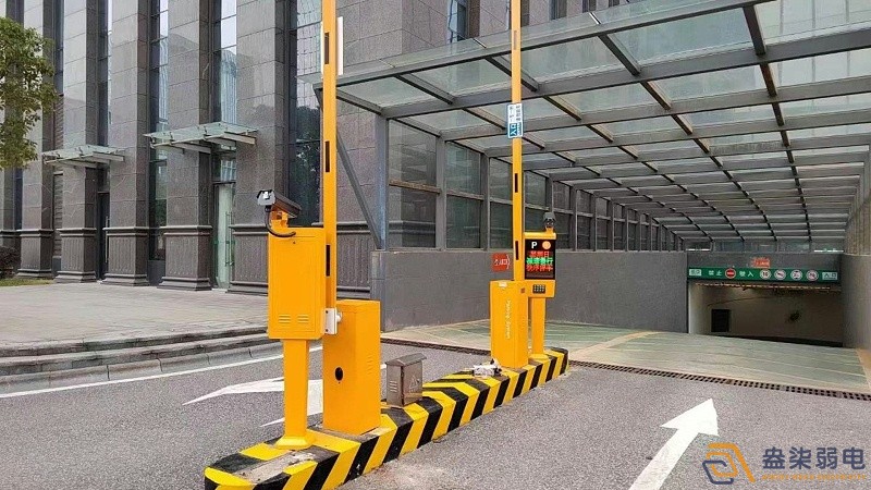 停车场地感线圈防砸系统多少钱一套？