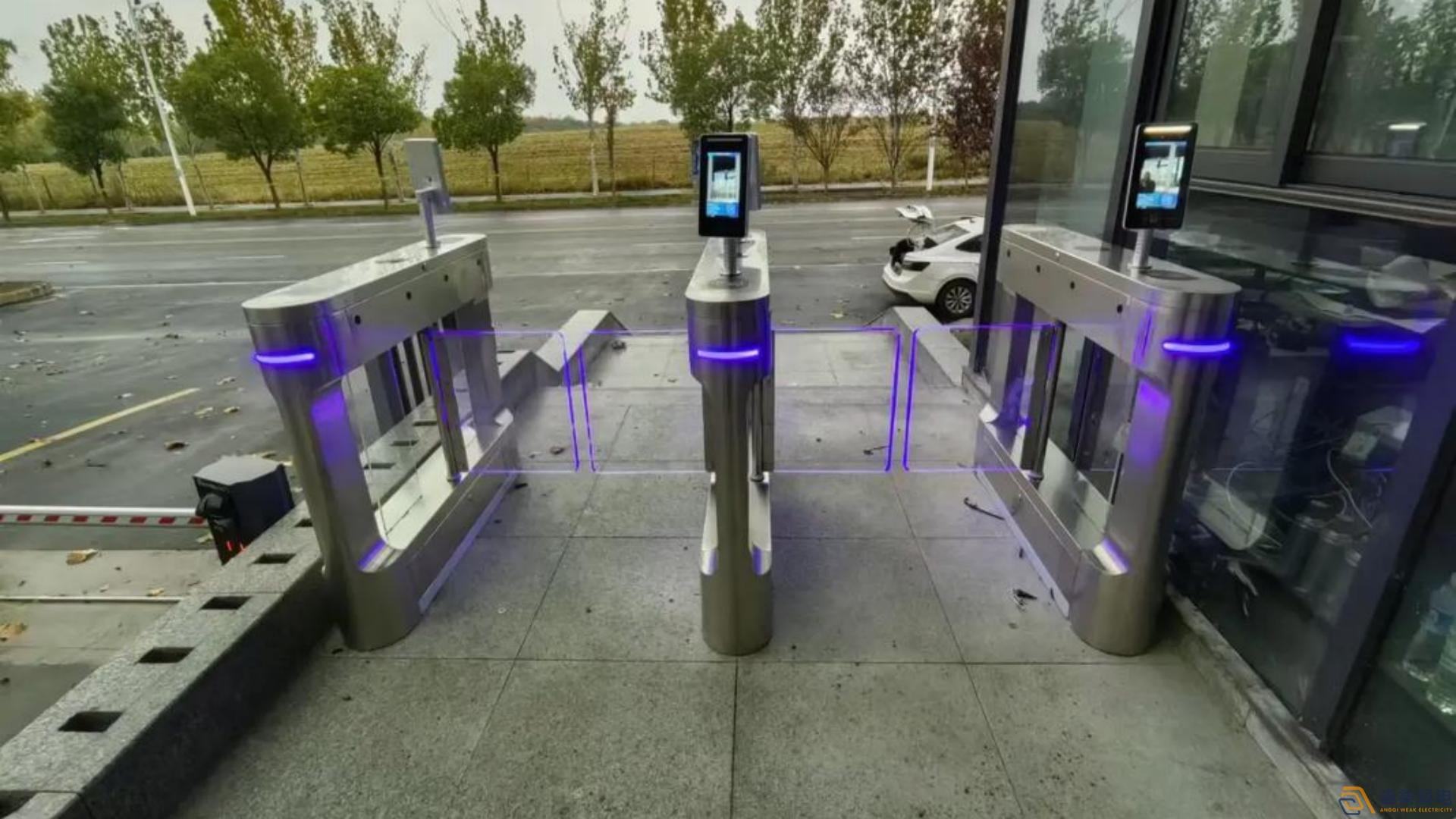 智慧小区如何选择适合的通道闸？