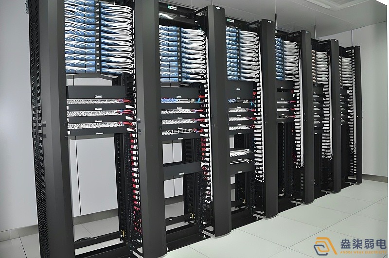 弱电设备经销商机型和工程机型的区别？