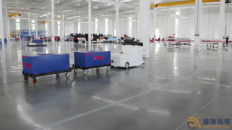 agv系统叉车式的和拖车式的有什么区别？