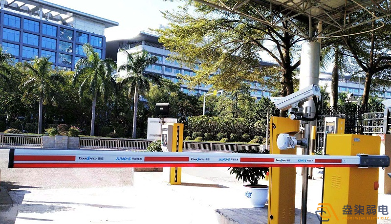 智能道闸系统升级改造工程，为小区筑牢安全屏障